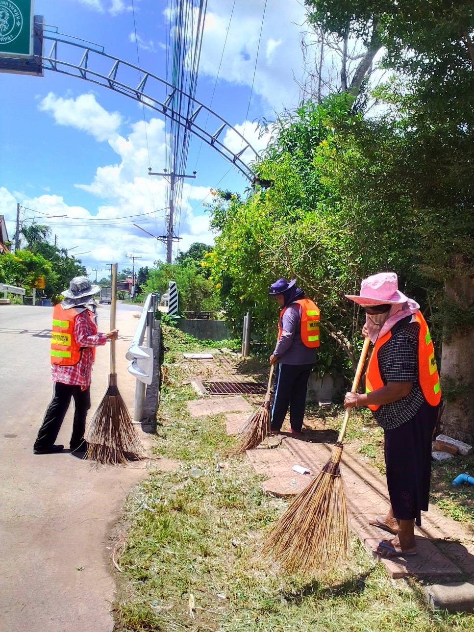 9 สิงหาคม 2566 ทำความสะอาดหลังวัดสุวรรณวิชัย และซอยศรีสุวรรณ 1,2