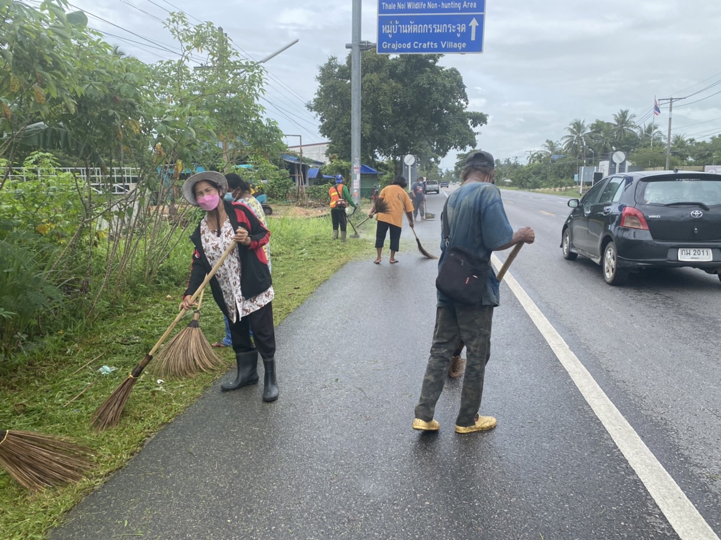 ทำความสะอาดถนนควนขนุน-ทะเลน้อย