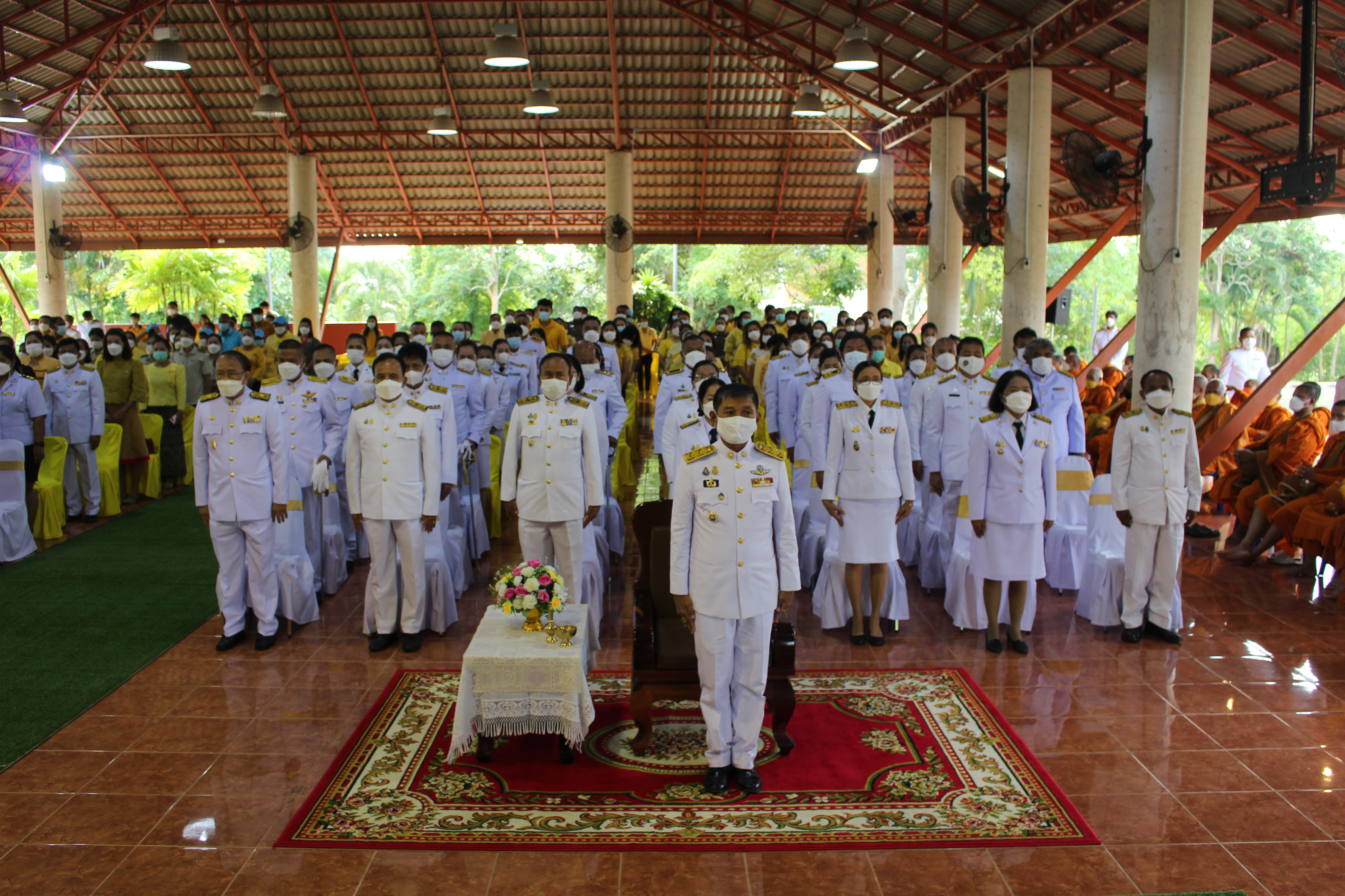 เทศบาลตำบลควนขนุน ร่วมพิธีทำบุญตักบาตร